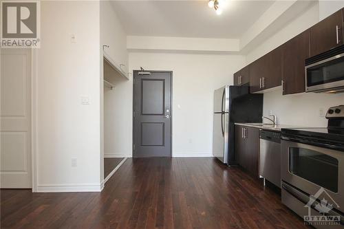 429 Kent Street Unit#517, Ottawa, ON - Indoor Photo Showing Kitchen