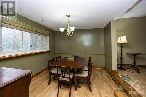 20 Sandridge Road, Ottawa, ON - Indoor Photo Showing Dining Room