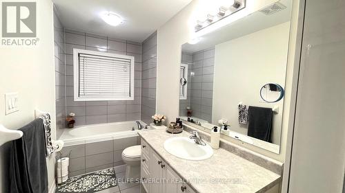 494 George Ryan Avenue, Oakville, ON - Indoor Photo Showing Bathroom