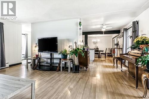 135 Isidore Street, Chelmsford, ON - Indoor Photo Showing Living Room