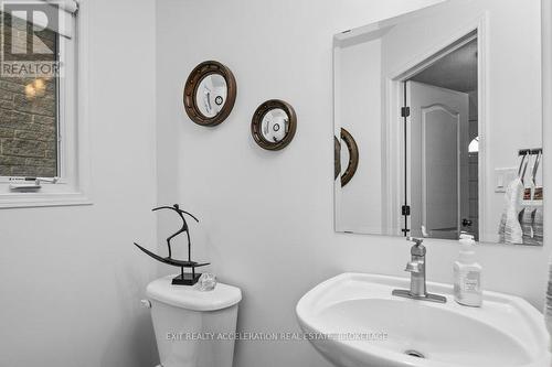 1209 Pixley Place, Kingston (East Gardiners Rd), ON - Indoor Photo Showing Bathroom