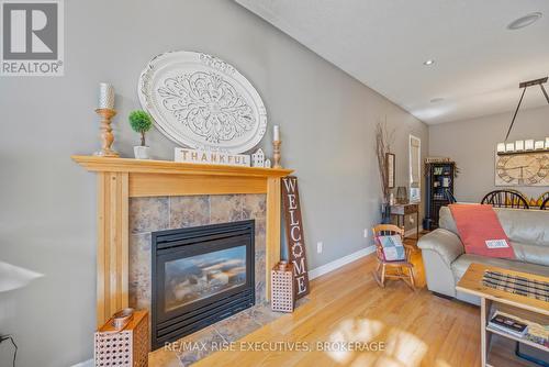 405 Cavendish Crescent, Kingston (City Northwest), ON - Indoor Photo Showing Living Room With Fireplace