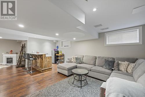 405 Cavendish Crescent, Kingston (City Northwest), ON - Indoor Photo Showing Living Room