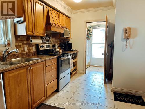 376 Adelaide Avenue E, Oshawa (O'Neill), ON - Indoor Photo Showing Kitchen With Double Sink