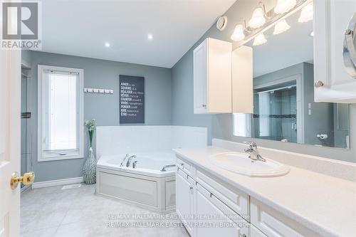 2484 Denure Drive, Peterborough (Monaghan), ON - Indoor Photo Showing Bathroom