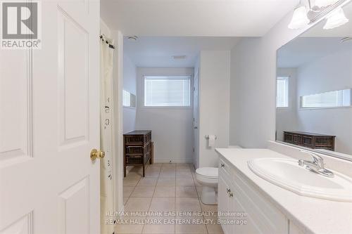 2484 Denure Drive, Peterborough (Monaghan), ON - Indoor Photo Showing Bathroom