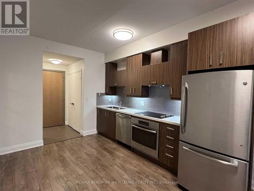 332 - 18 Uptown Drive, Markham, ON - Indoor Photo Showing Kitchen With Double Sink