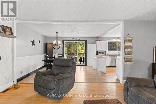 608 County Road 22, Prince Edward County (Sophiasburgh), ON - Indoor Photo Showing Living Room