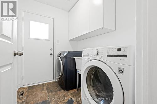 31 Moore Place, Barrie, ON - Indoor Photo Showing Laundry Room