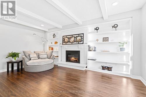 31 Moore Place, Barrie, ON - Indoor Photo Showing Living Room With Fireplace