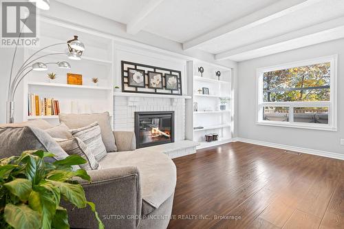 31 Moore Place, Barrie, ON - Indoor Photo Showing Living Room With Fireplace