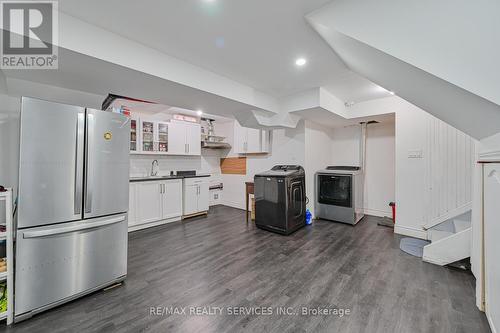 70 Crenshaw Court, Brampton, ON - Indoor Photo Showing Kitchen With Stainless Steel Kitchen