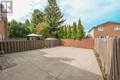 70 Crenshaw Court, Brampton, ON - Outdoor