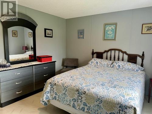 5485 Tatton Station Road, 100 Mile House, BC - Indoor Photo Showing Bedroom