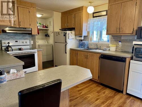 5485 Tatton Station Road, 100 Mile House, BC - Indoor Photo Showing Kitchen