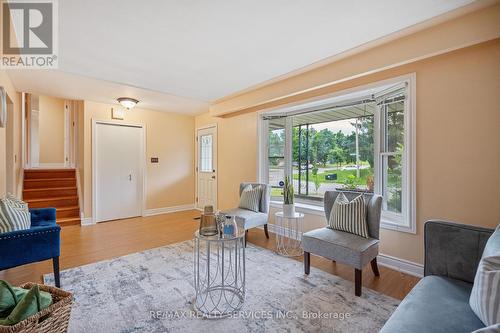 Upper - 560 Highpoint Avenue, Waterloo, ON - Indoor Photo Showing Living Room