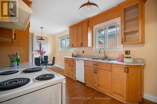 Upper - 560 Highpoint Avenue, Waterloo, ON - Indoor Photo Showing Kitchen With Double Sink