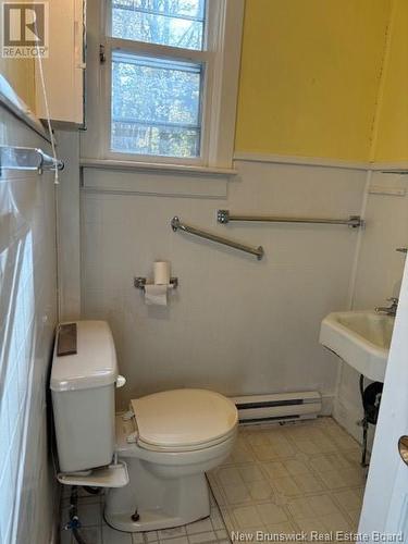 48 Arnold Street, Sussex, NB - Indoor Photo Showing Bathroom