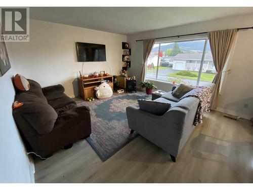 5015 Mcrae Crescent, Terrace, BC - Indoor Photo Showing Living Room