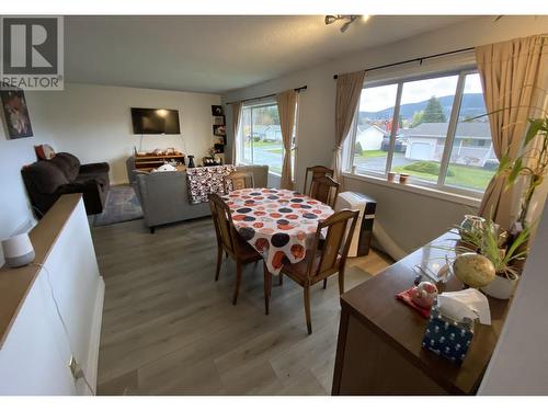 5015 Mcrae Crescent, Terrace, BC - Indoor Photo Showing Dining Room