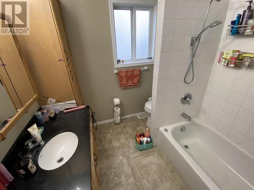 5015 Mcrae Crescent, Terrace, BC - Indoor Photo Showing Bathroom