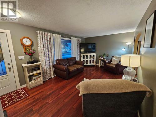 4705 46 Street, Chetwynd, BC - Indoor Photo Showing Living Room