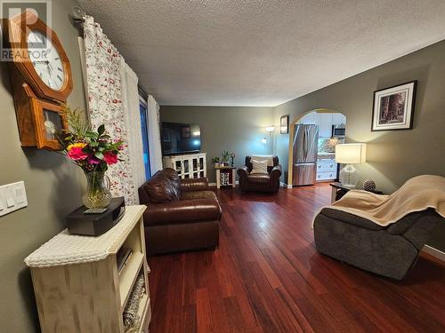 4705 46 Street, Chetwynd, BC - Indoor Photo Showing Living Room