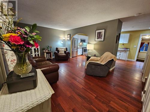 4705 46 Street, Chetwynd, BC - Indoor Photo Showing Living Room