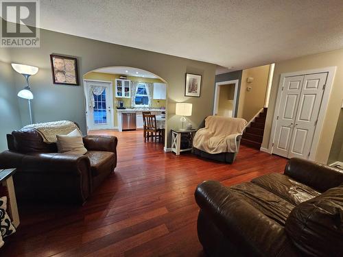 4705 46 Street, Chetwynd, BC - Indoor Photo Showing Living Room