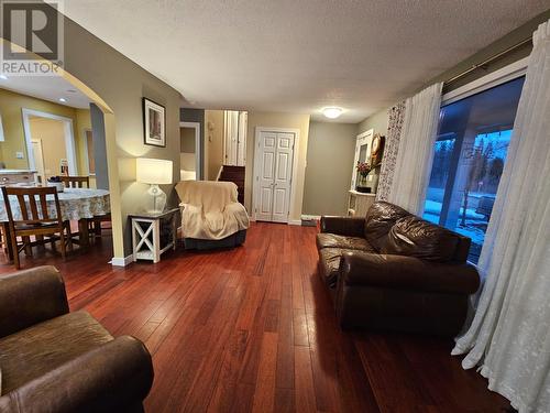 4705 46 Street, Chetwynd, BC - Indoor Photo Showing Living Room