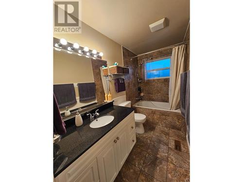 4705 46 Street, Chetwynd, BC - Indoor Photo Showing Bathroom