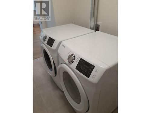 1880 Hugh Allan Drive Unit# 402, Kamloops, BC - Indoor Photo Showing Laundry Room