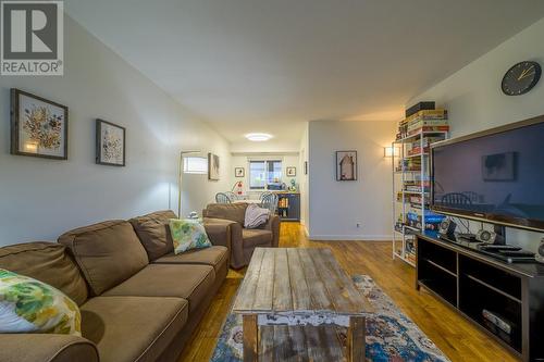 1185 Hugh Allan Drive Unit# 110, Kamloops, BC - Indoor Photo Showing Living Room