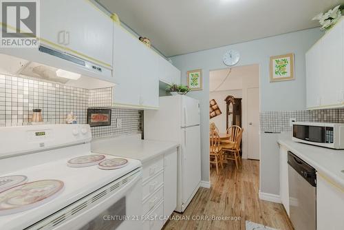 503 - 858 Commissioners Road E, London, ON - Indoor Photo Showing Kitchen