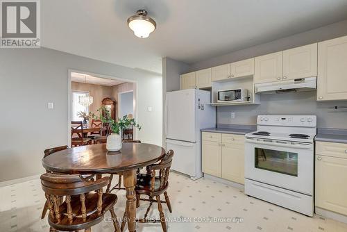 34 Eula White Place, London, ON - Indoor Photo Showing Kitchen