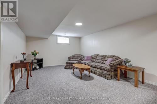 34 Eula White Place, London, ON - Indoor Photo Showing Other Room