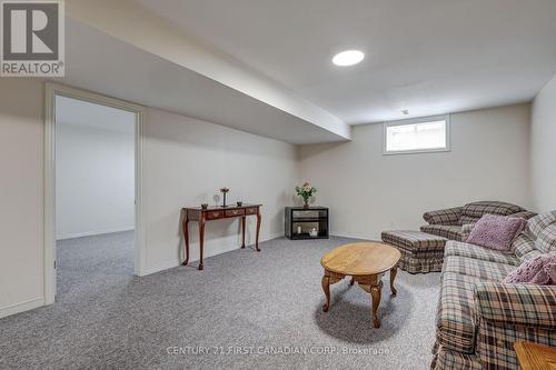 34 Eula White Place, London, ON - Indoor Photo Showing Other Room