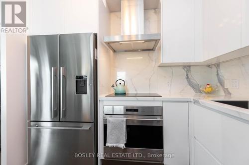 Ph15 - 36 Blue Jays Way, Toronto, ON - Indoor Photo Showing Kitchen