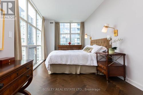 Ph15 - 36 Blue Jays Way, Toronto, ON - Indoor Photo Showing Bedroom