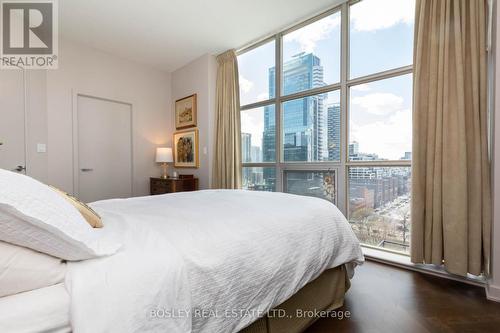 Ph15 - 36 Blue Jays Way, Toronto, ON - Indoor Photo Showing Bedroom