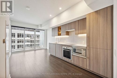 4205 - 17 Bathurst Street, Toronto, ON - Indoor Photo Showing Kitchen