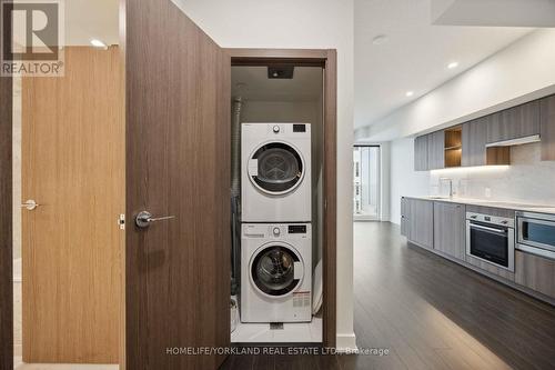 4205 - 17 Bathurst Street, Toronto, ON - Indoor Photo Showing Laundry Room