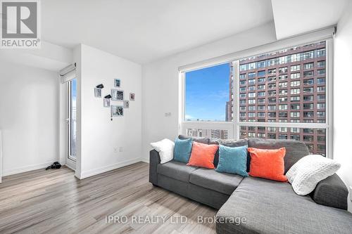 3011 - 395 Bloor Street E, Toronto, ON - Indoor Photo Showing Living Room