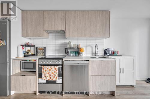 3011 - 395 Bloor Street E, Toronto, ON - Indoor Photo Showing Kitchen