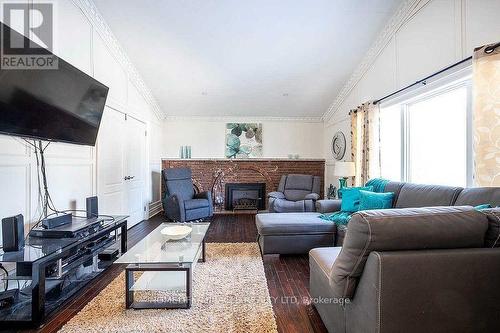 509 Maine Street, Oshawa, ON - Indoor Photo Showing Living Room With Fireplace