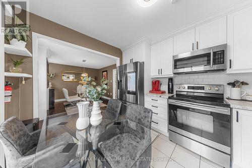 1226 Middlebury Avenue, Oshawa, ON - Indoor Photo Showing Kitchen With Stainless Steel Kitchen With Upgraded Kitchen