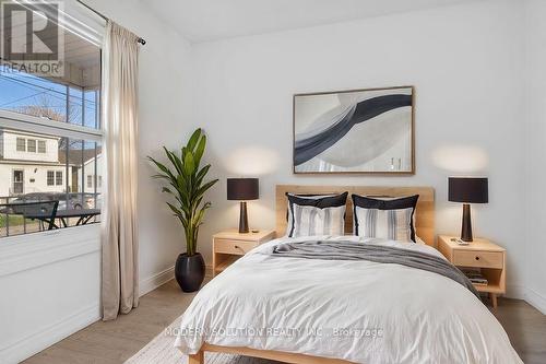 56 Cambridge Avenue, Hamilton, ON - Indoor Photo Showing Bedroom