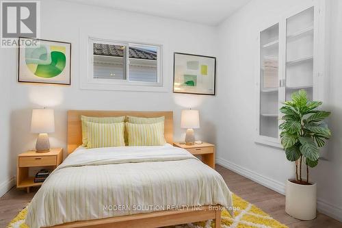 56 Cambridge Avenue, Hamilton, ON - Indoor Photo Showing Bedroom