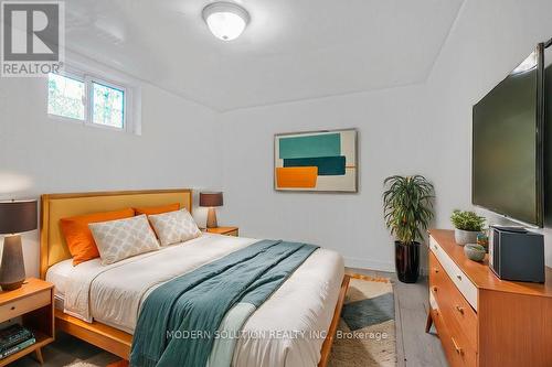 56 Cambridge Avenue, Hamilton, ON - Indoor Photo Showing Bedroom