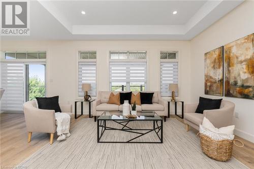 38 Faith Drive, Drayton, ON - Indoor Photo Showing Living Room